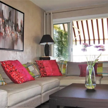 Apartment Le Lavandou, 3 Pieces, 5 Personnes - Fr-1-251-489 Le Lavandou